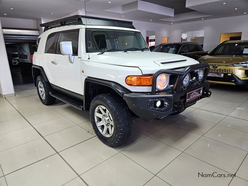 2018 Toyota Land Cruiser photo 1