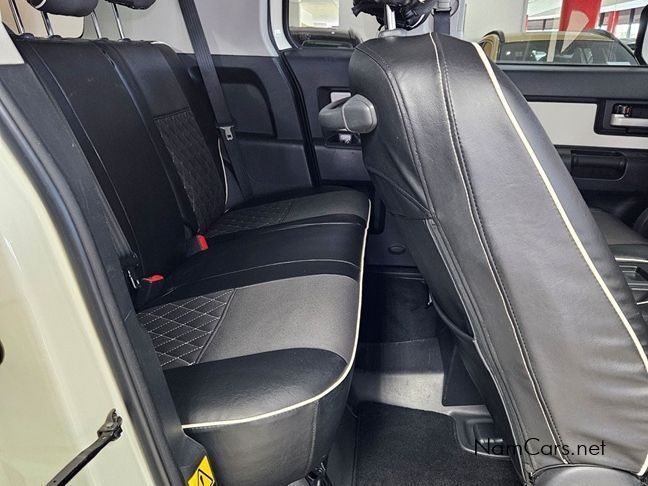 2018 Toyota Land Cruiser photo 10