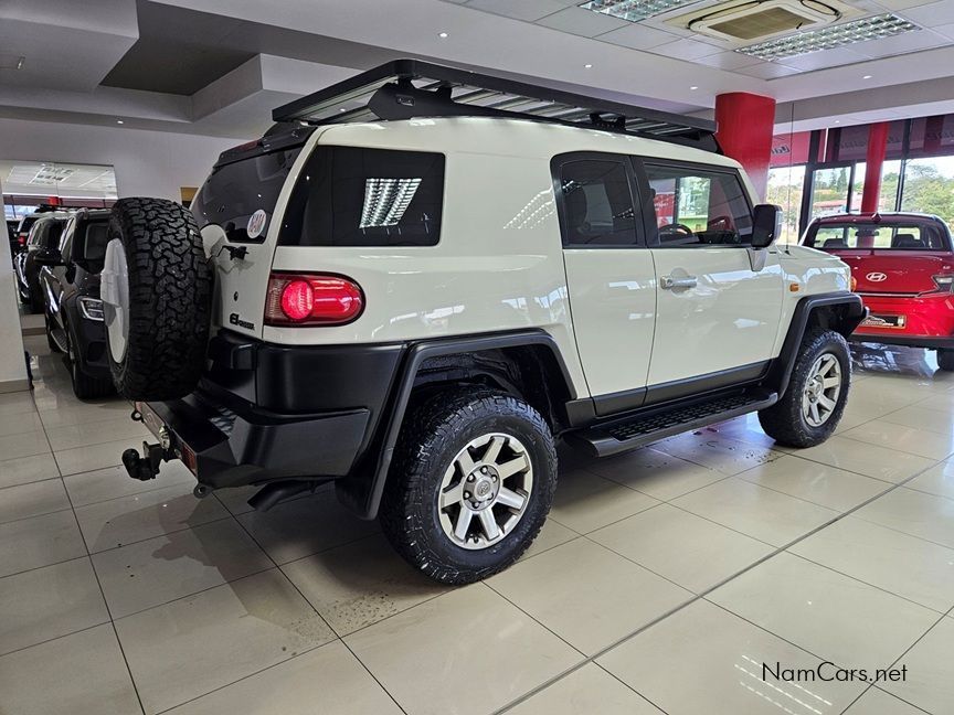 2018 Toyota Land Cruiser photo 4