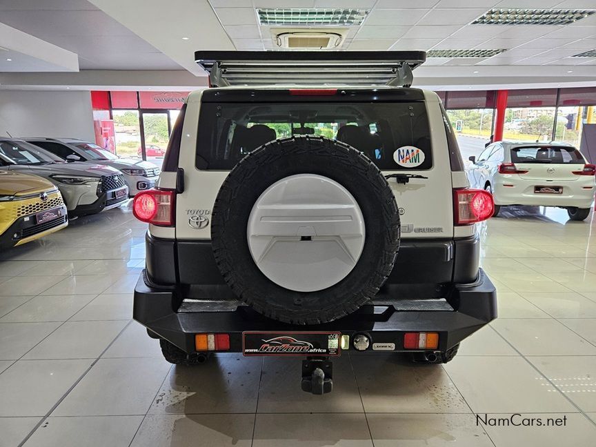 2018 Toyota Land Cruiser photo 5
