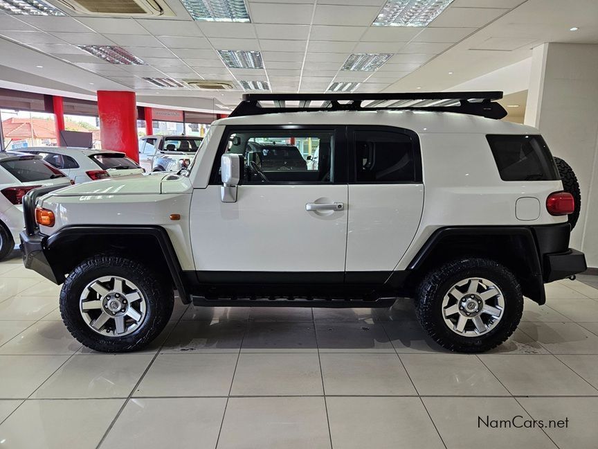 2018 Toyota Land Cruiser photo 7