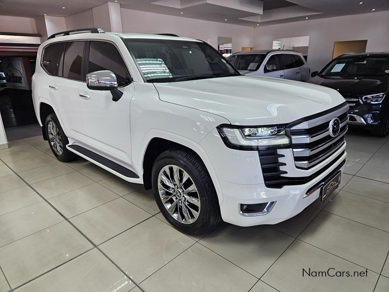 2025 Toyota Land Cruiser photo 1
