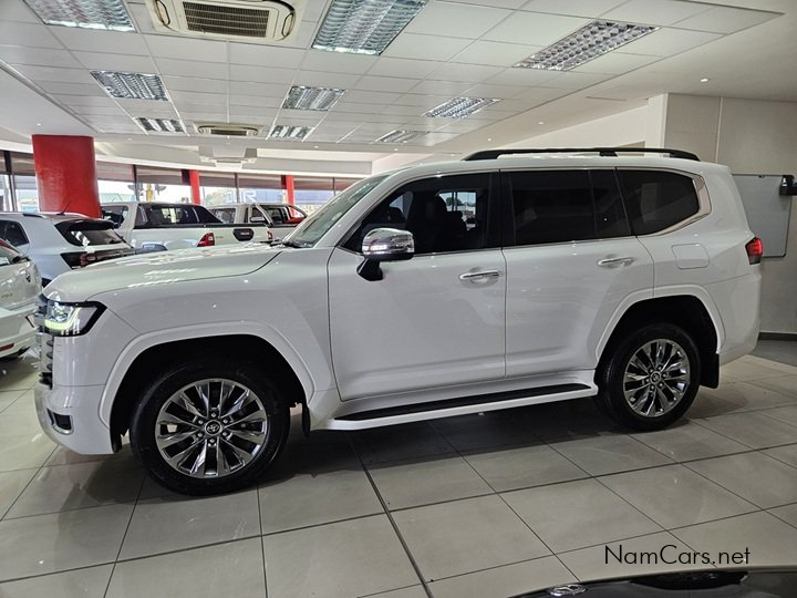 2025 Toyota Land Cruiser photo 7
