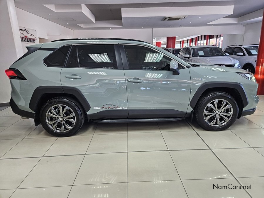 2025 Toyota Rav4 photo 3