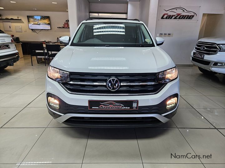 2023 Volkswagen T-Cross photo 2