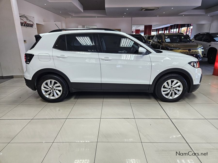 2023 Volkswagen T-Cross photo 3
