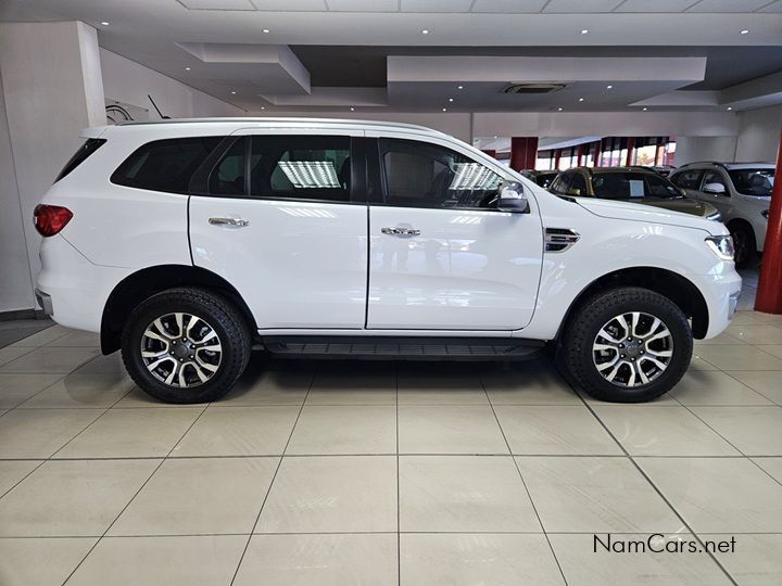 2021 Ford Everest photo 3