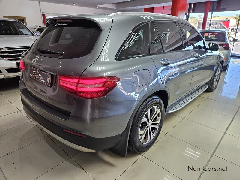 2018 Mercedes-Benz 220 photo 4