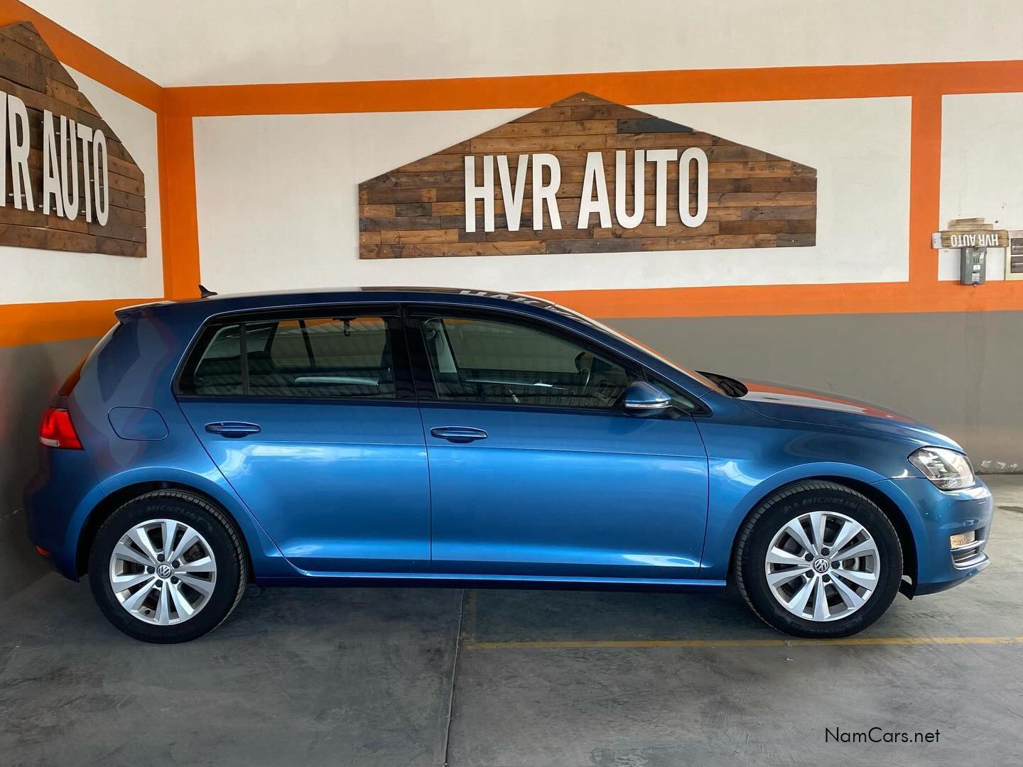 2013 Volkswagen Golf photo 2