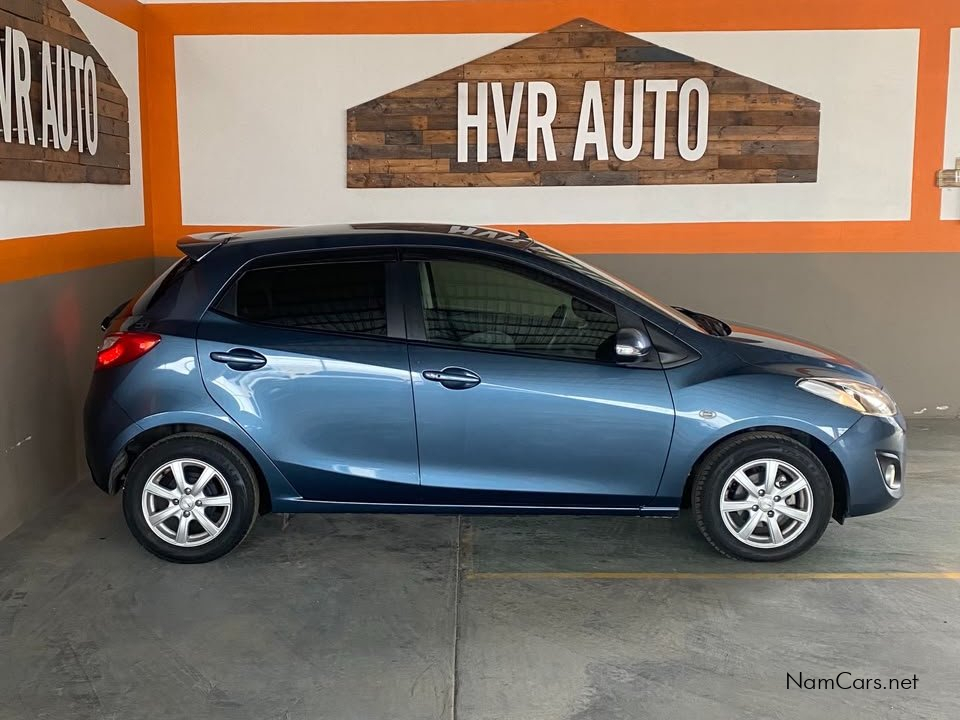 2014 Mazda Demio photo 3