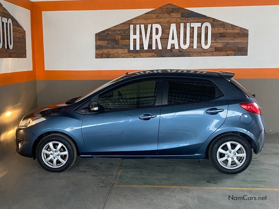 2014 Mazda Demio photo 4