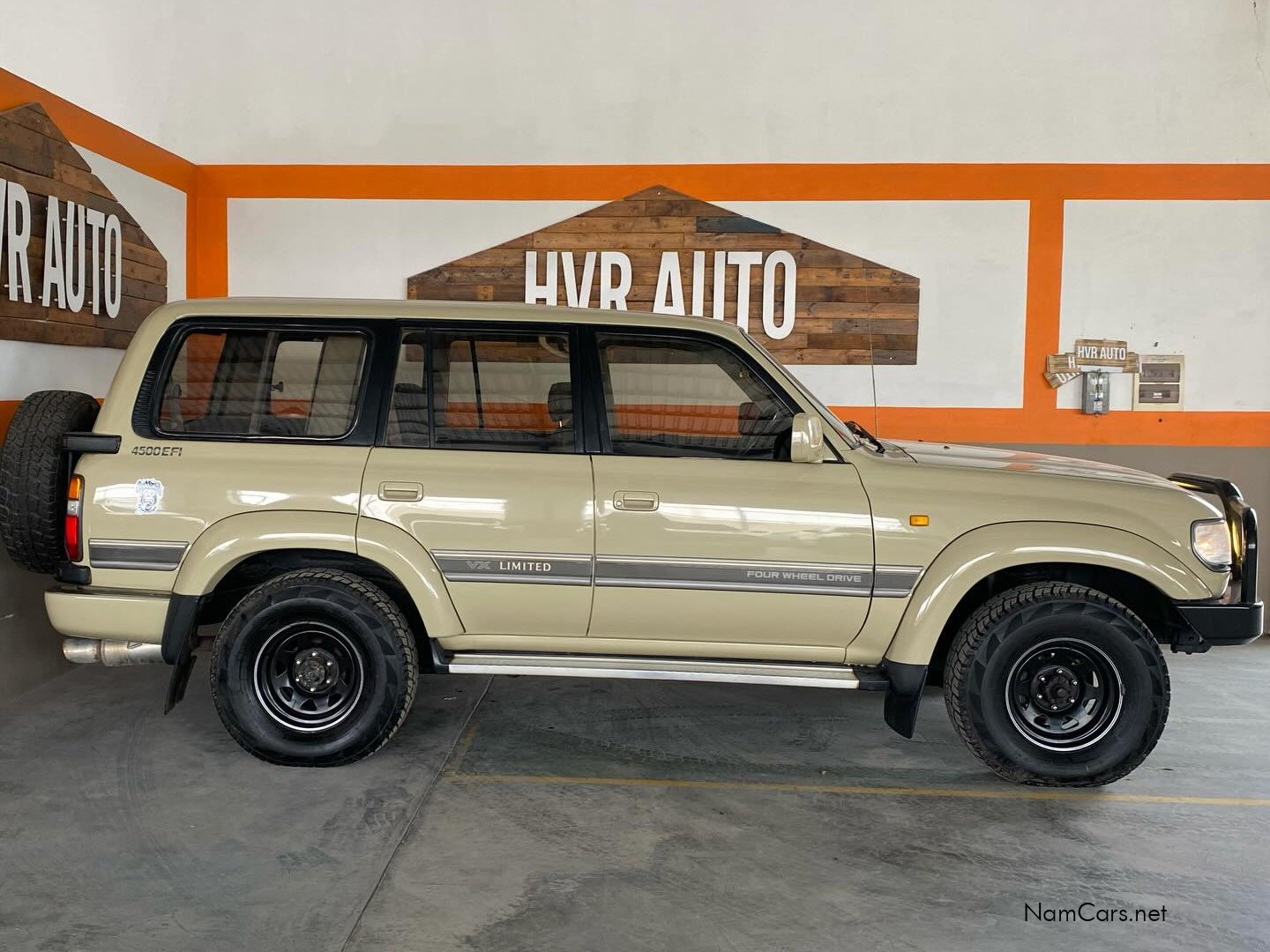1995 Toyota Land Cruiser photo 2