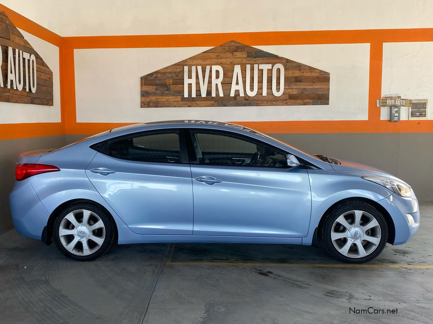 2013 Hyundai Elantra photo 2