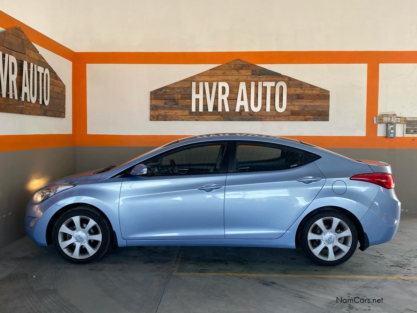2013 Hyundai Elantra photo 3