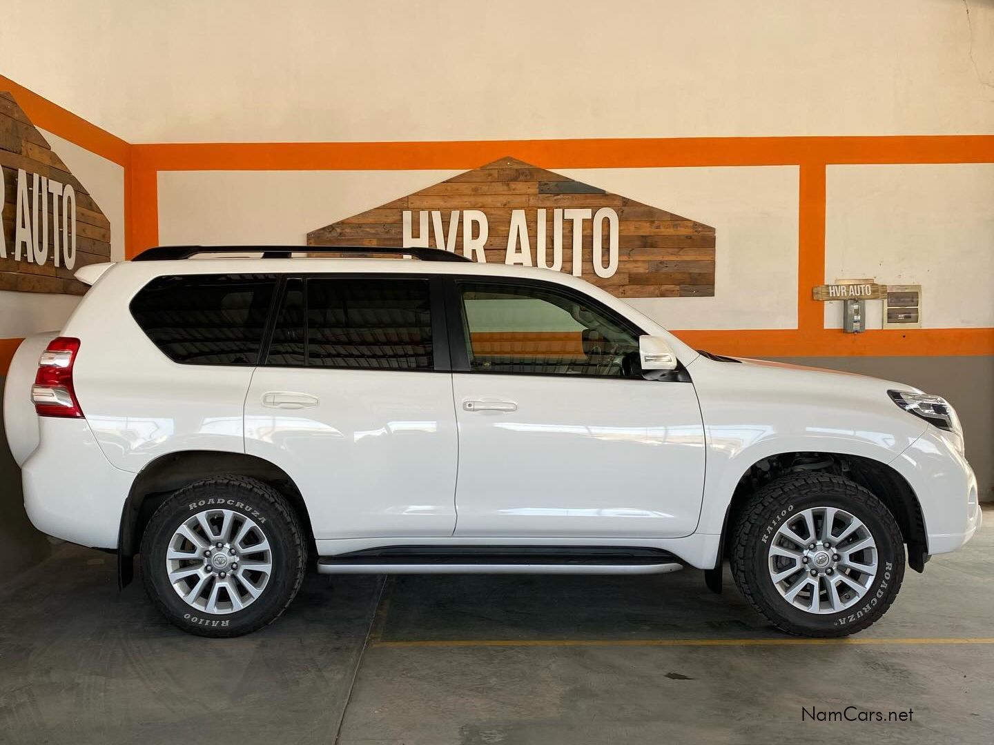 2017 Toyota Prado photo 2