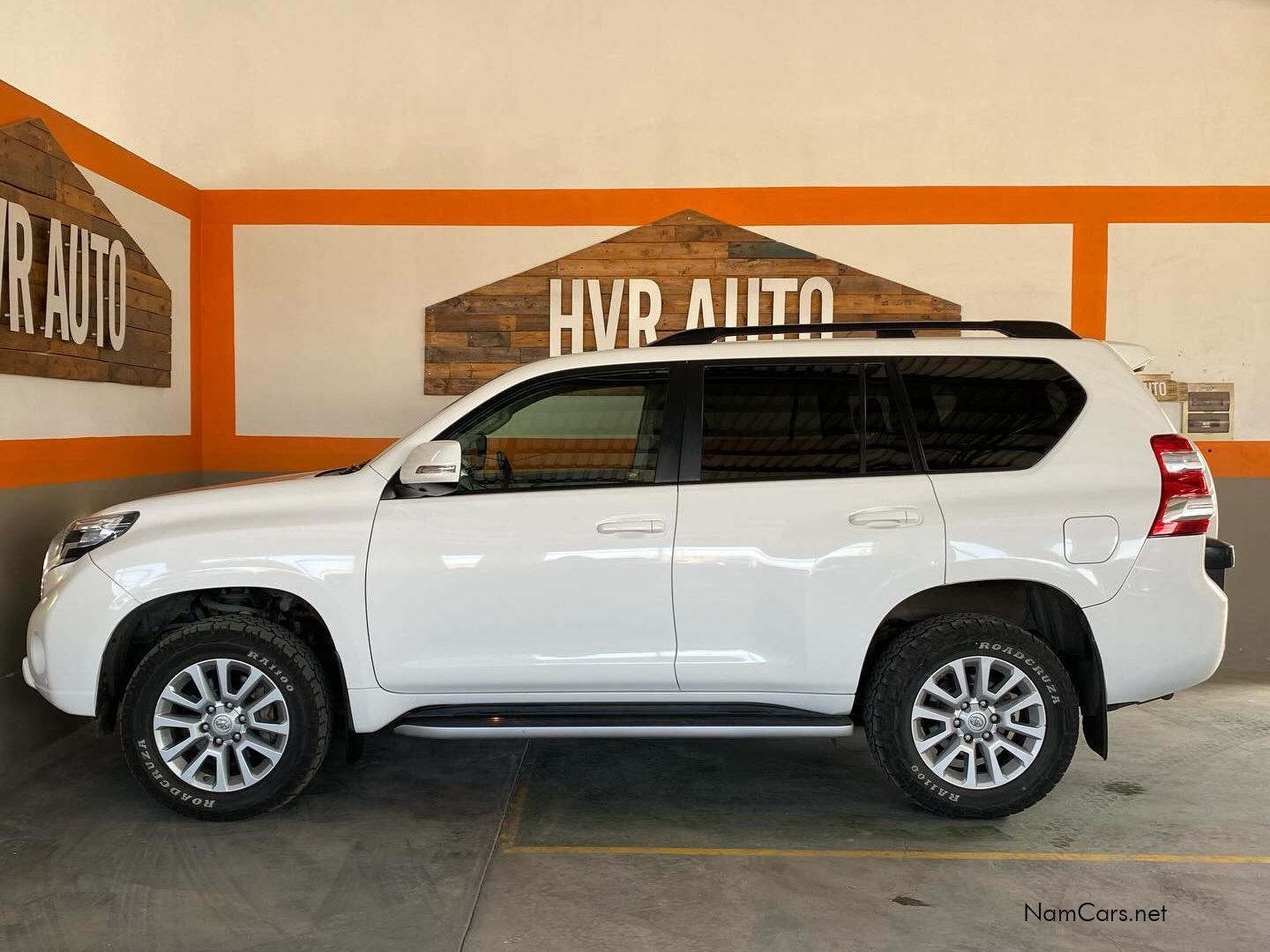 2017 Toyota Prado photo 3