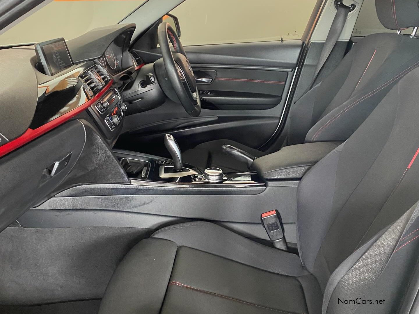 2015 BMW 3 Series photo 4