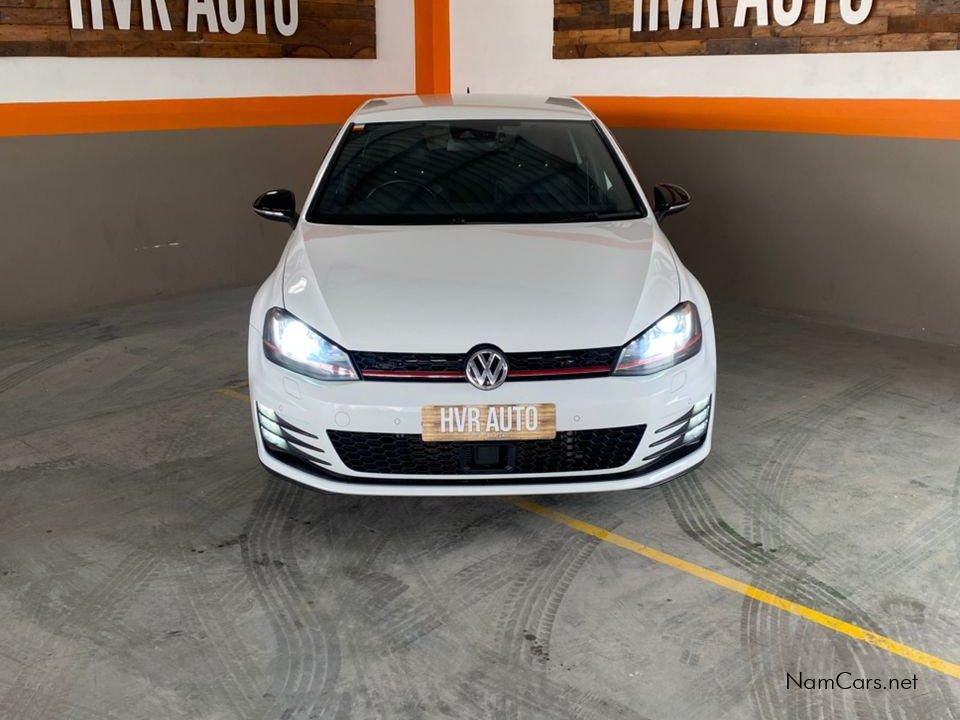 2014 Volkswagen Golf photo 1