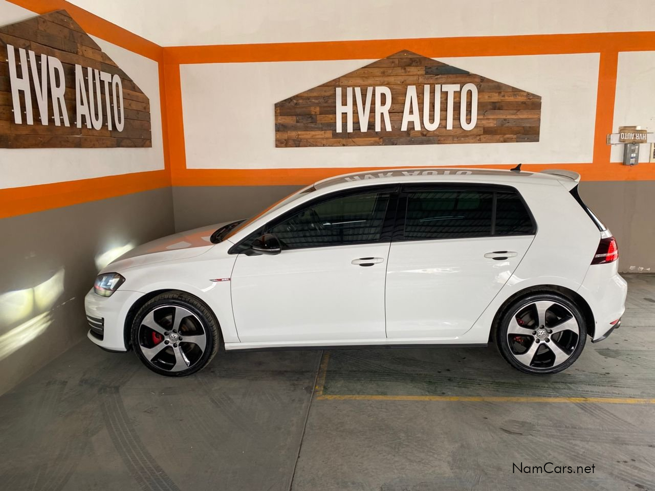 2014 Volkswagen Golf photo 3