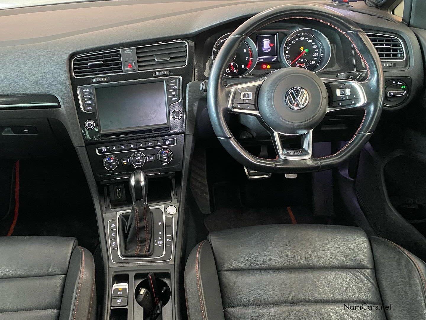 2014 Volkswagen Golf photo 5