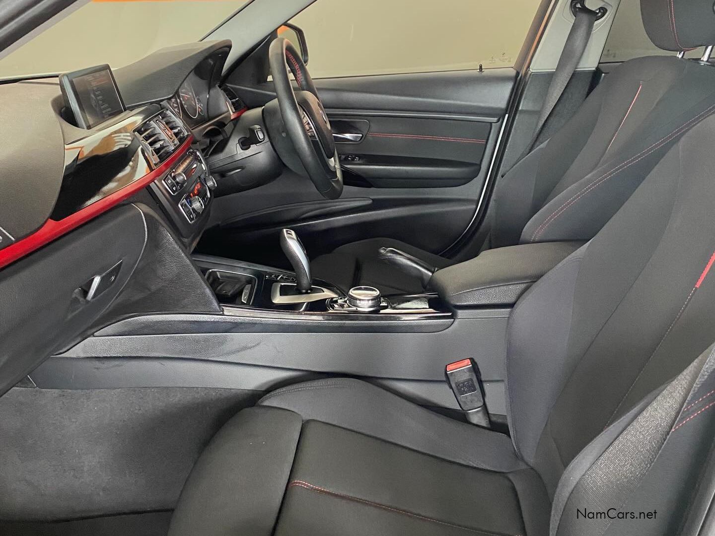 2015 BMW 3 Series photo 4