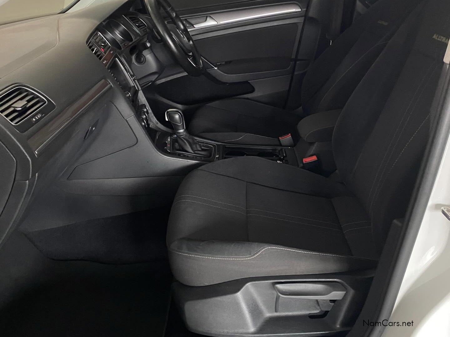2016 Volkswagen Golf photo 4