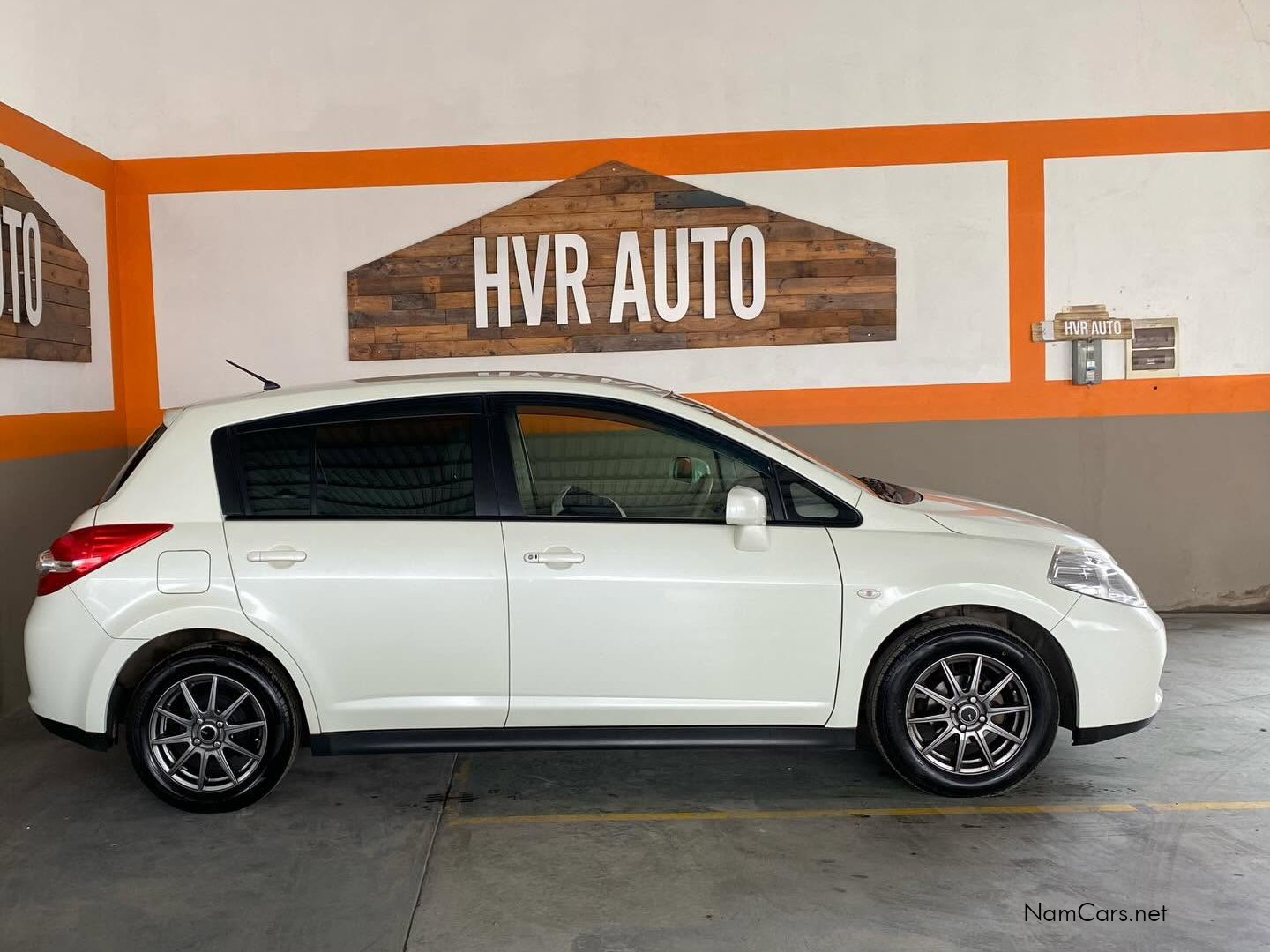 2012 Nissan Tiida photo 2
