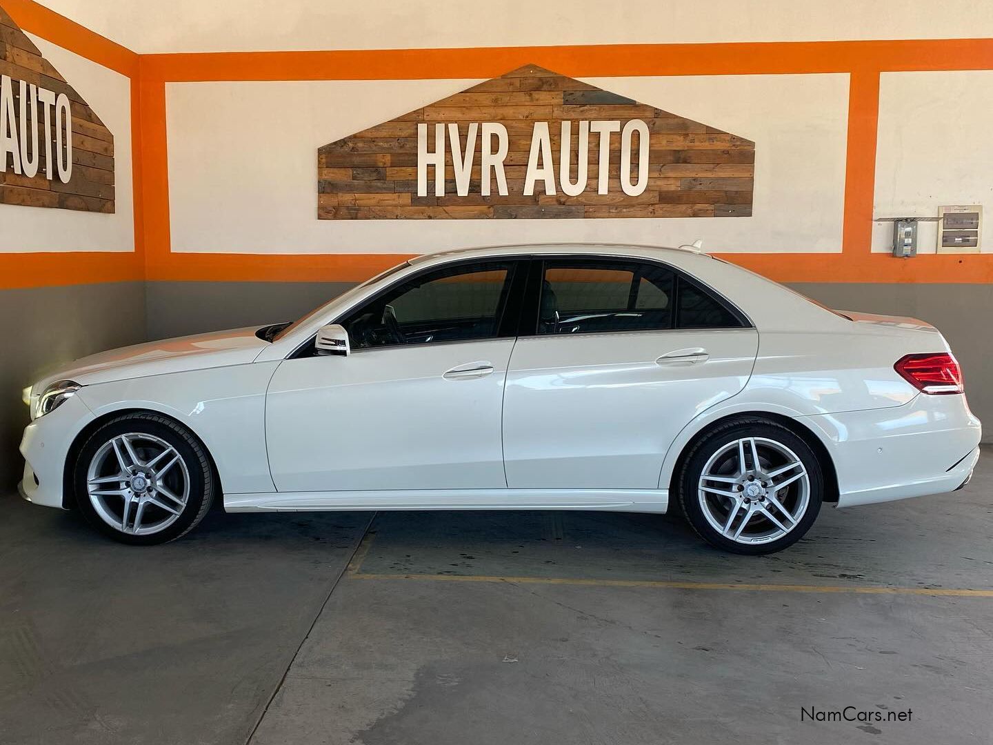 2016 Mercedes-Benz E Class photo 3