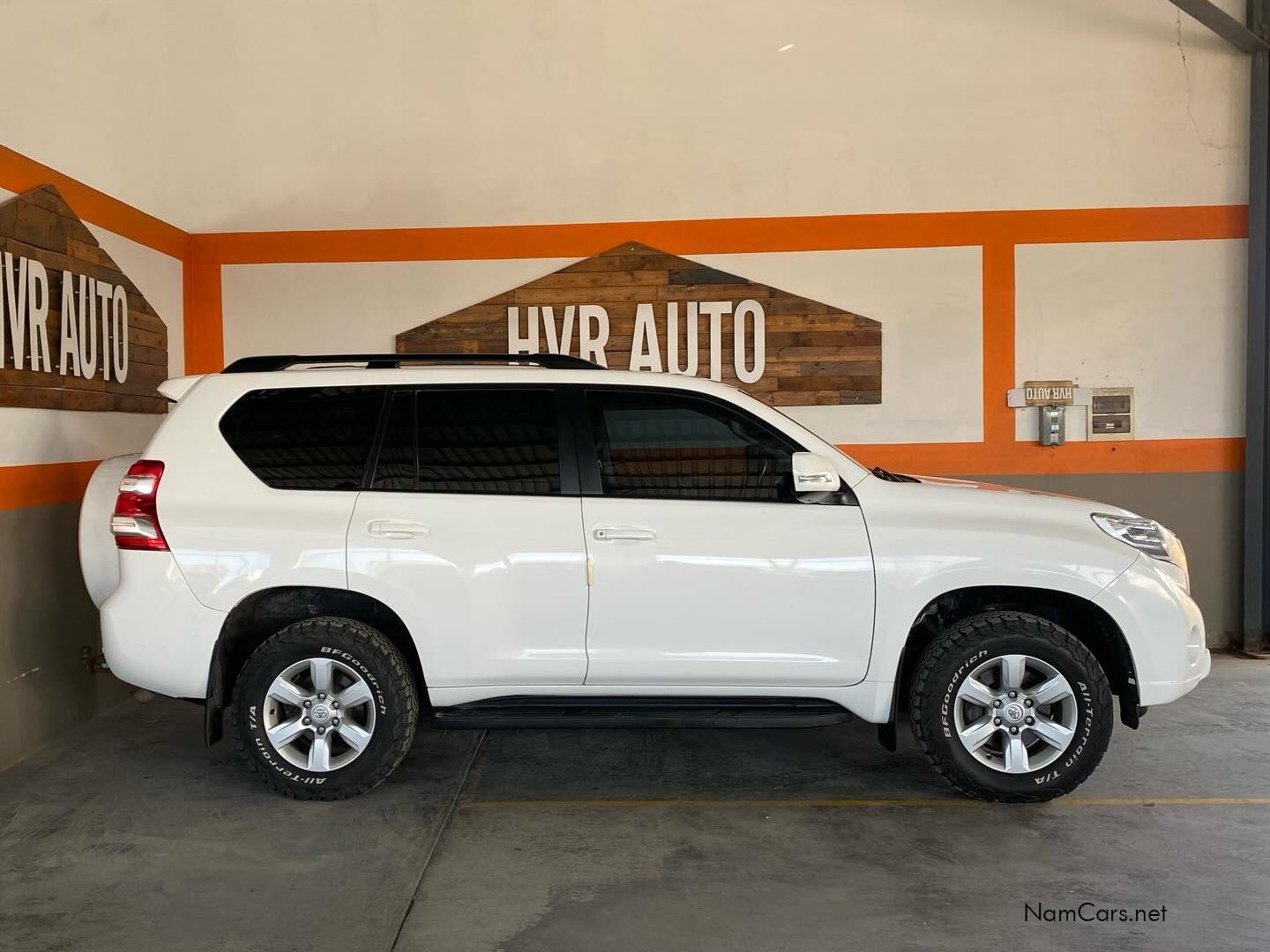 2014 Toyota Prado photo 2