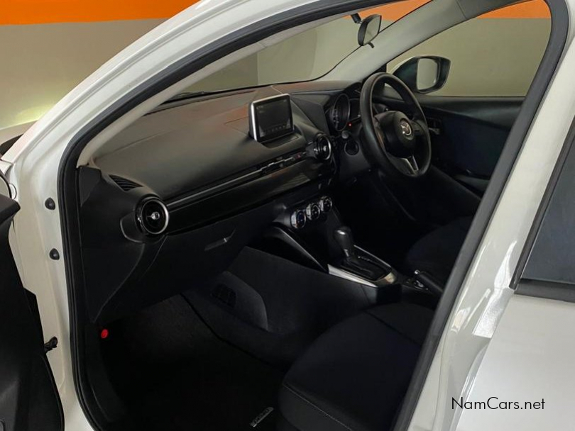 2014 Mazda Demio photo 4