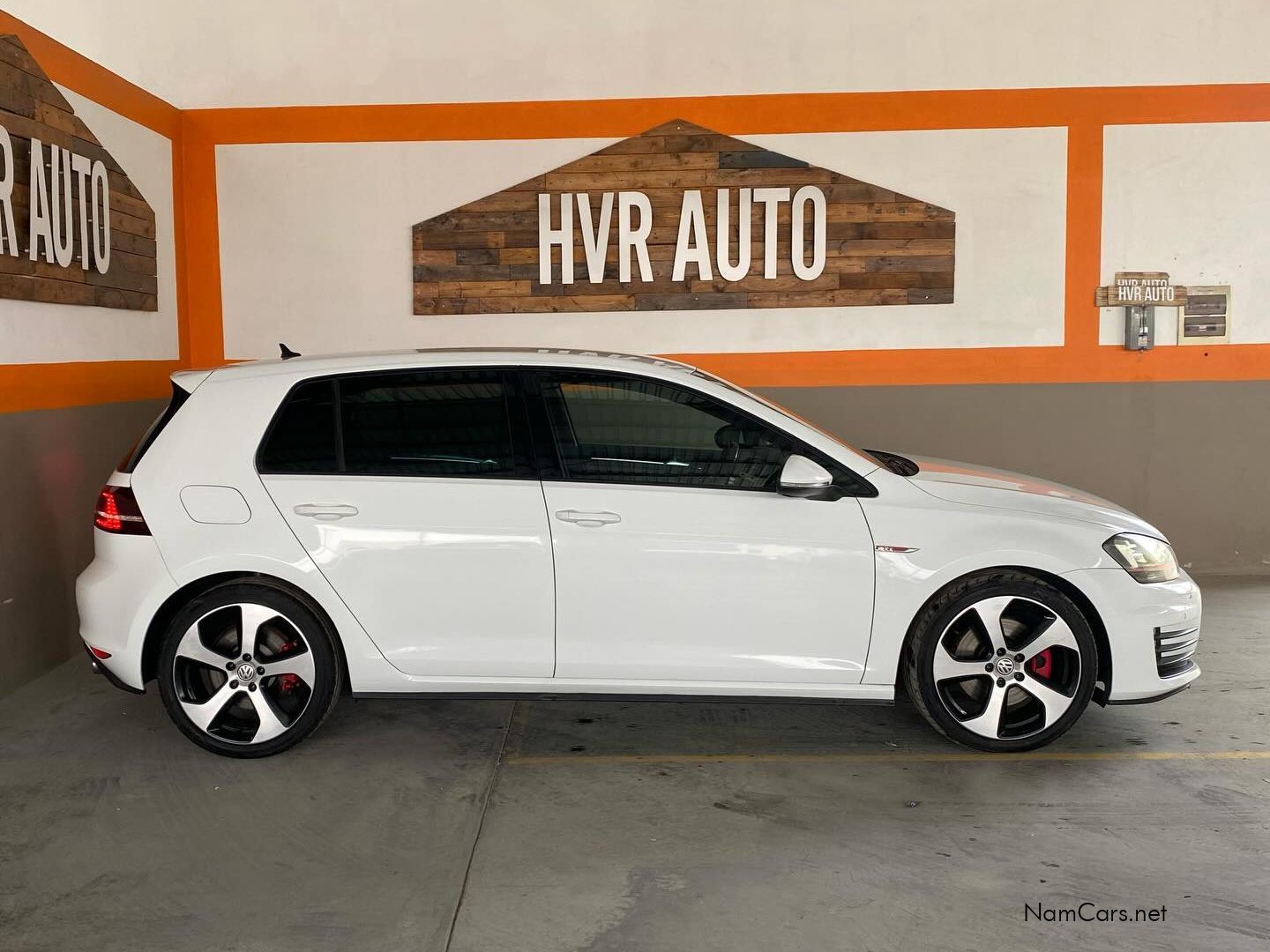 2015 Volkswagen Golf photo 2