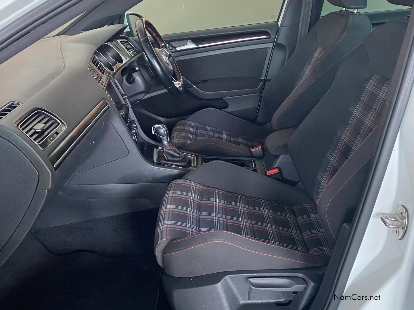 2015 Volkswagen Golf photo 4
