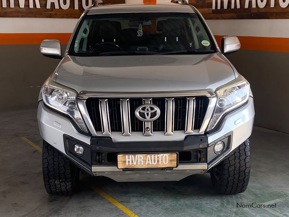 2014 Toyota Land Cruiser photo 2
