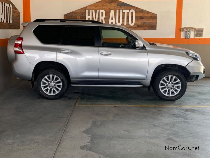 2014 Toyota Land Cruiser photo 4