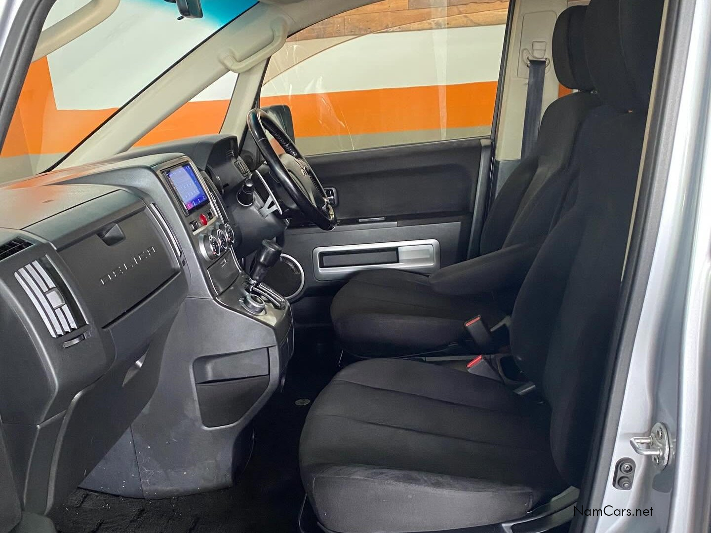 2013 Mitsubishi Delica photo 4