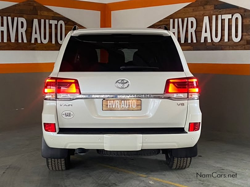 2017 Toyota Land Cruiser photo 9