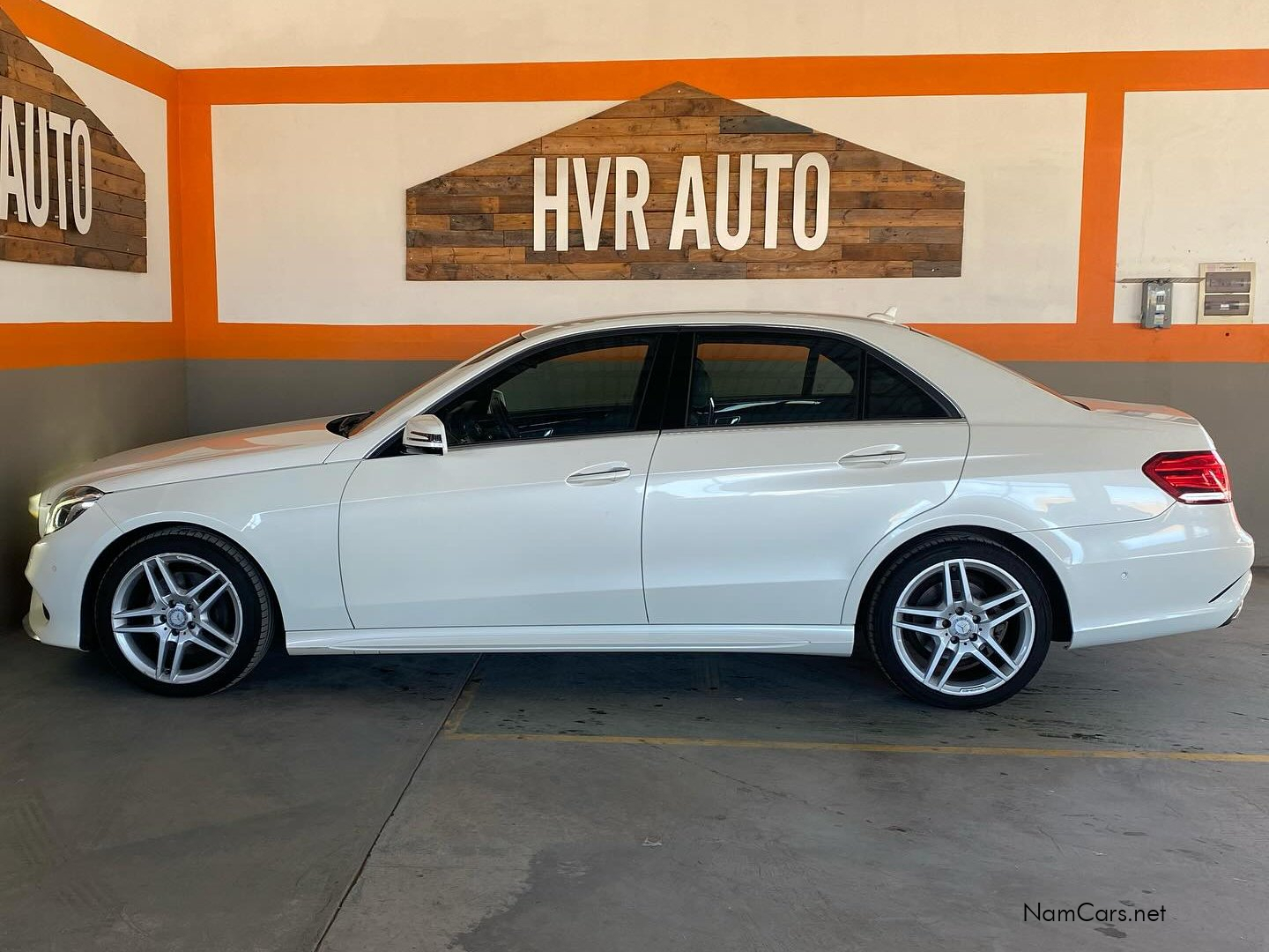2016 Mercedes-Benz E Class photo 3