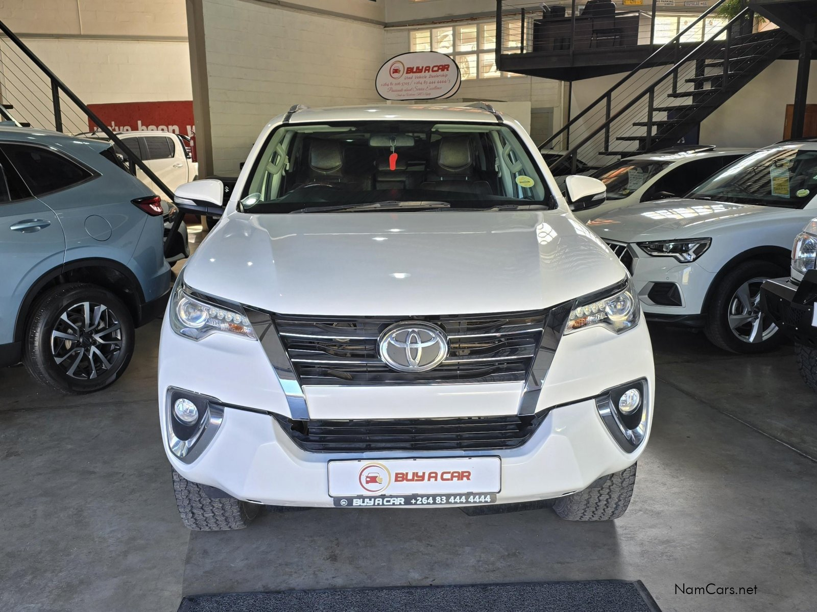 2017 Toyota Fortuner photo 2