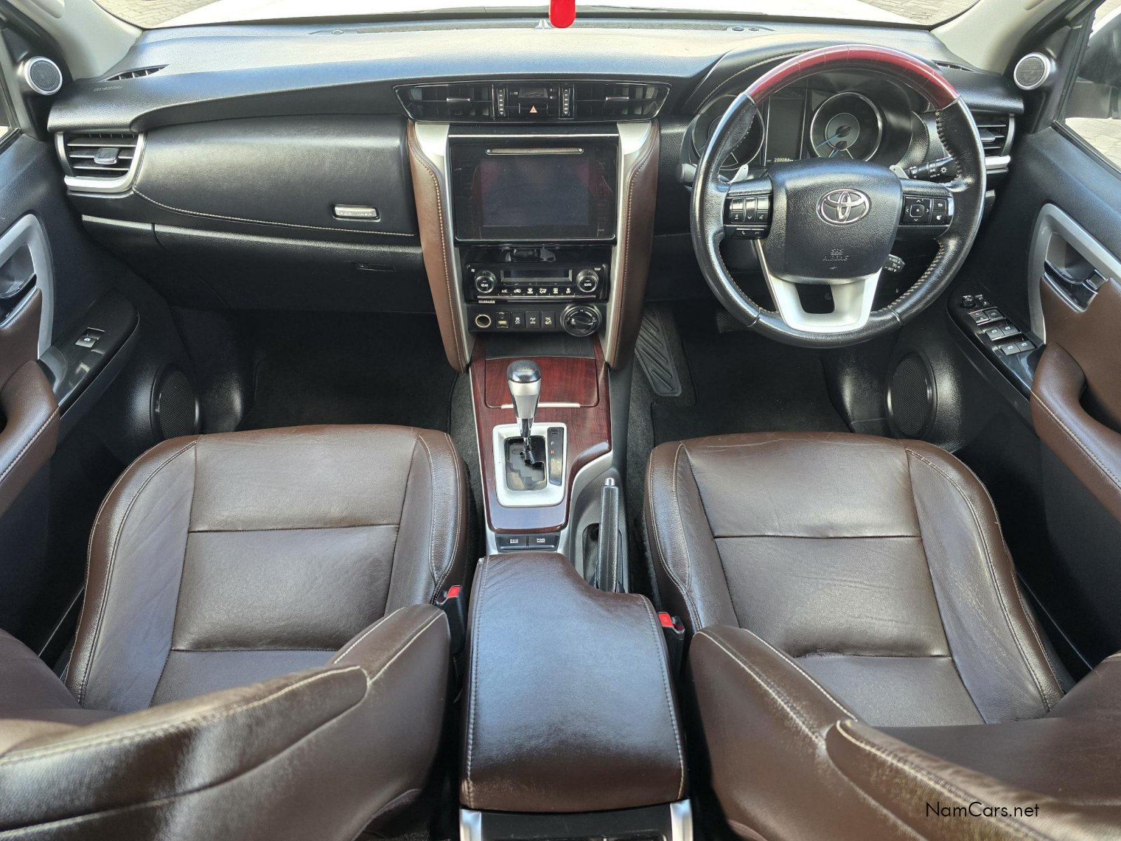 2017 Toyota Fortuner photo 6