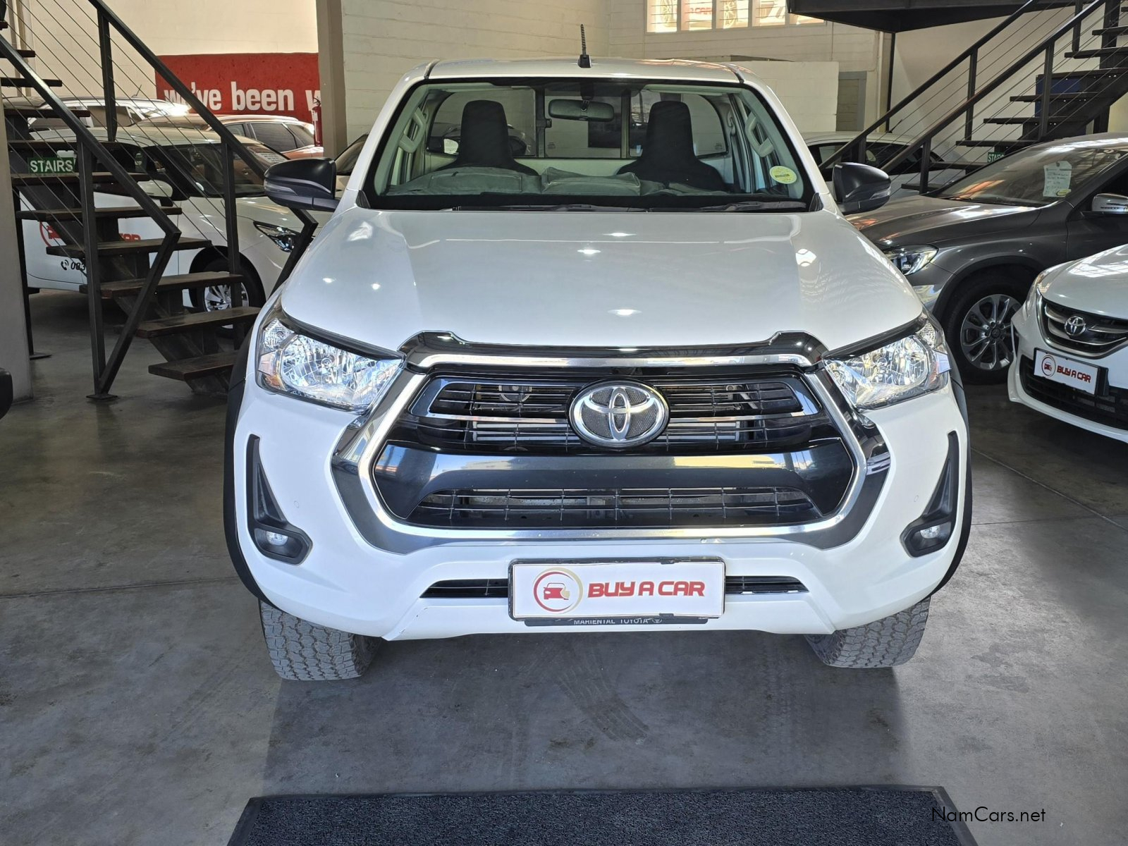 2024 Toyota Hilux photo 2