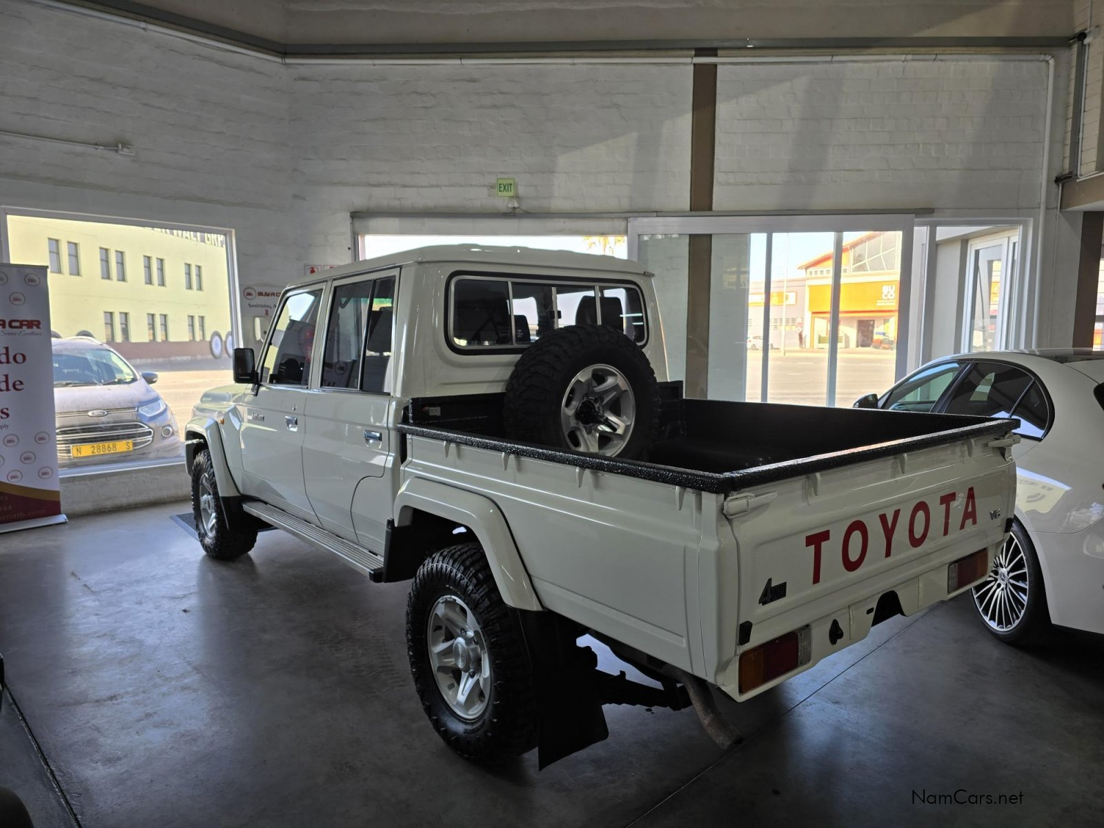 2022 Toyota Land Cruiser photo 4
