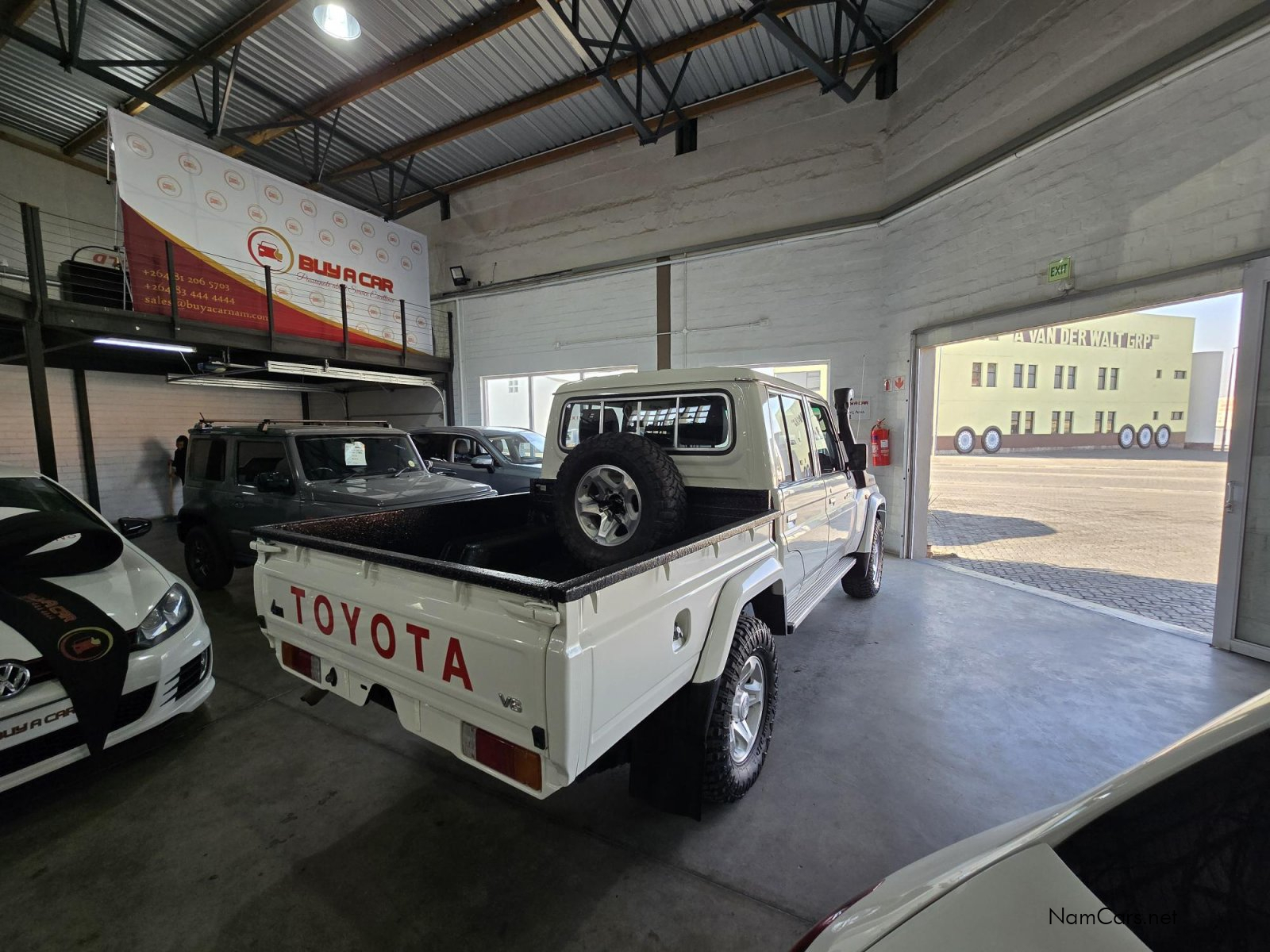 2022 Toyota Land Cruiser photo 6