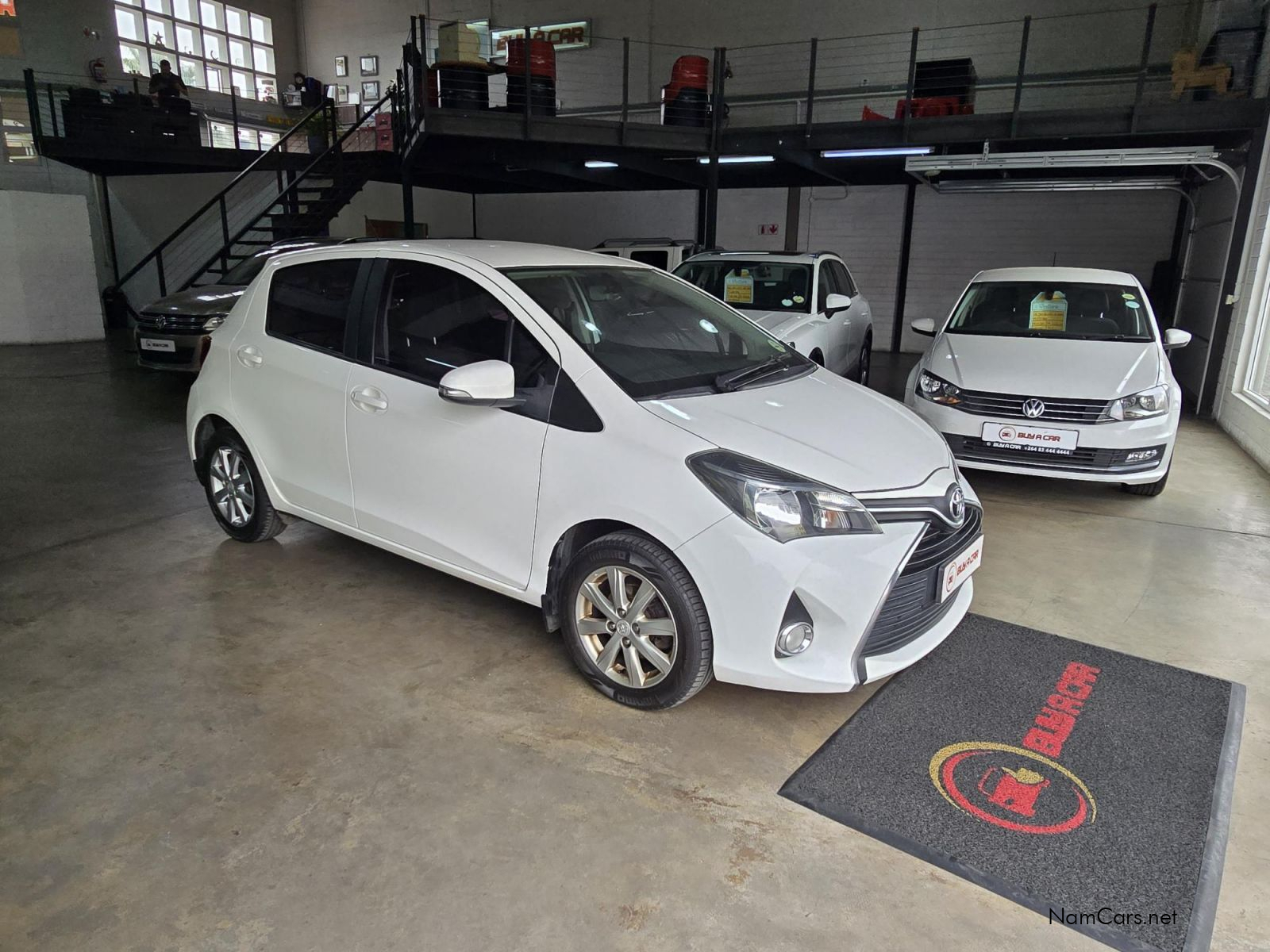 2016 Toyota Yaris photo 1