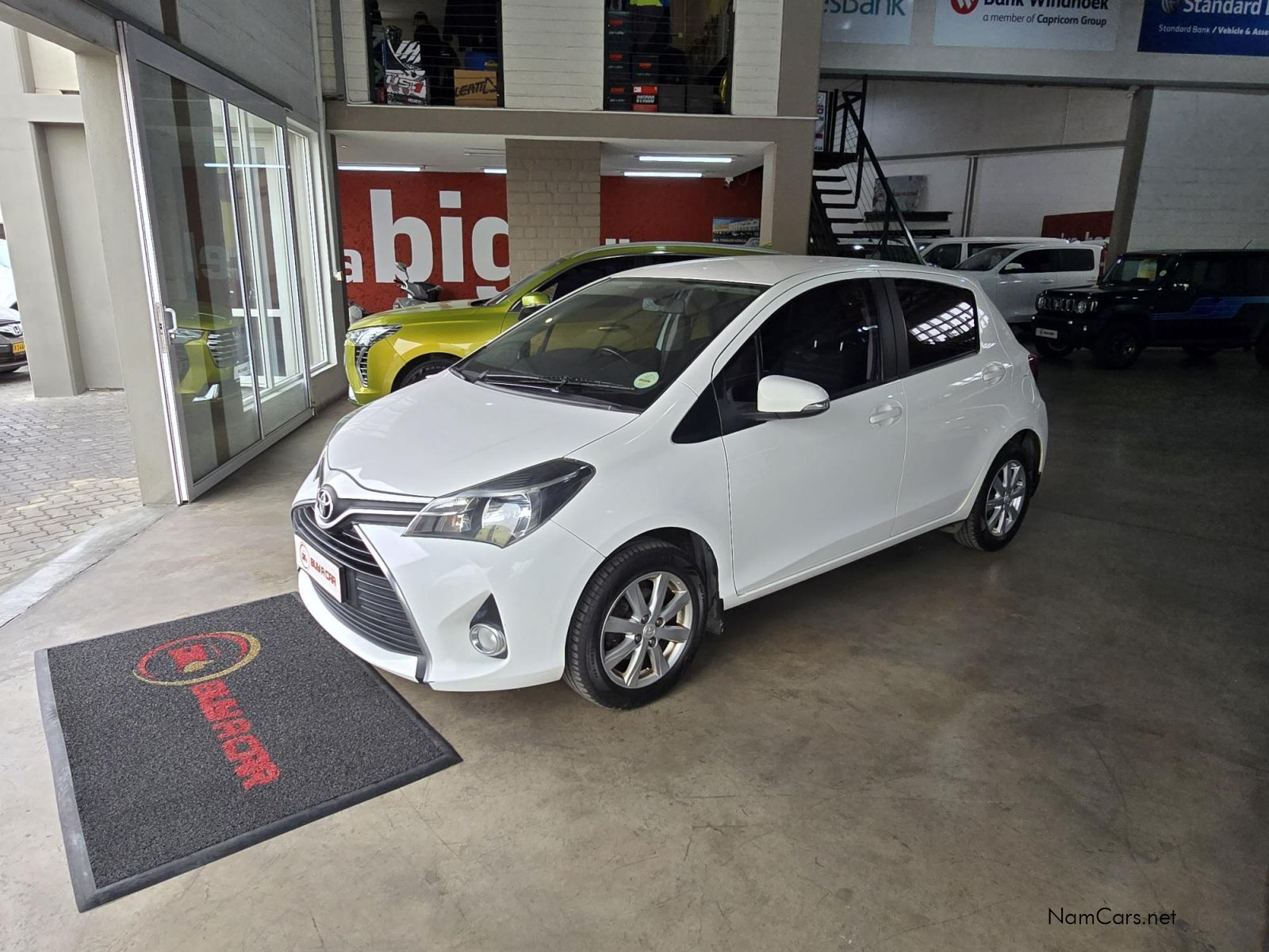 2016 Toyota Yaris photo 3