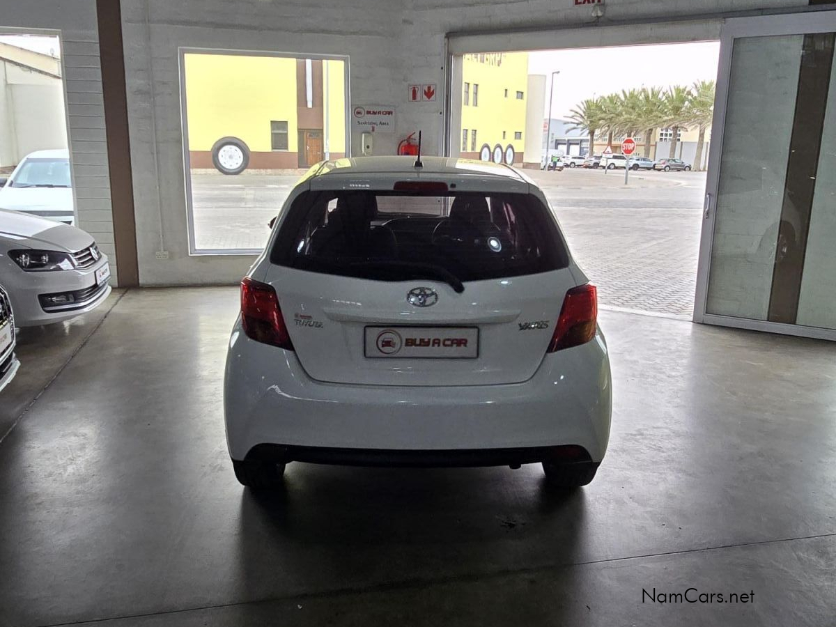 2016 Toyota Yaris photo 4