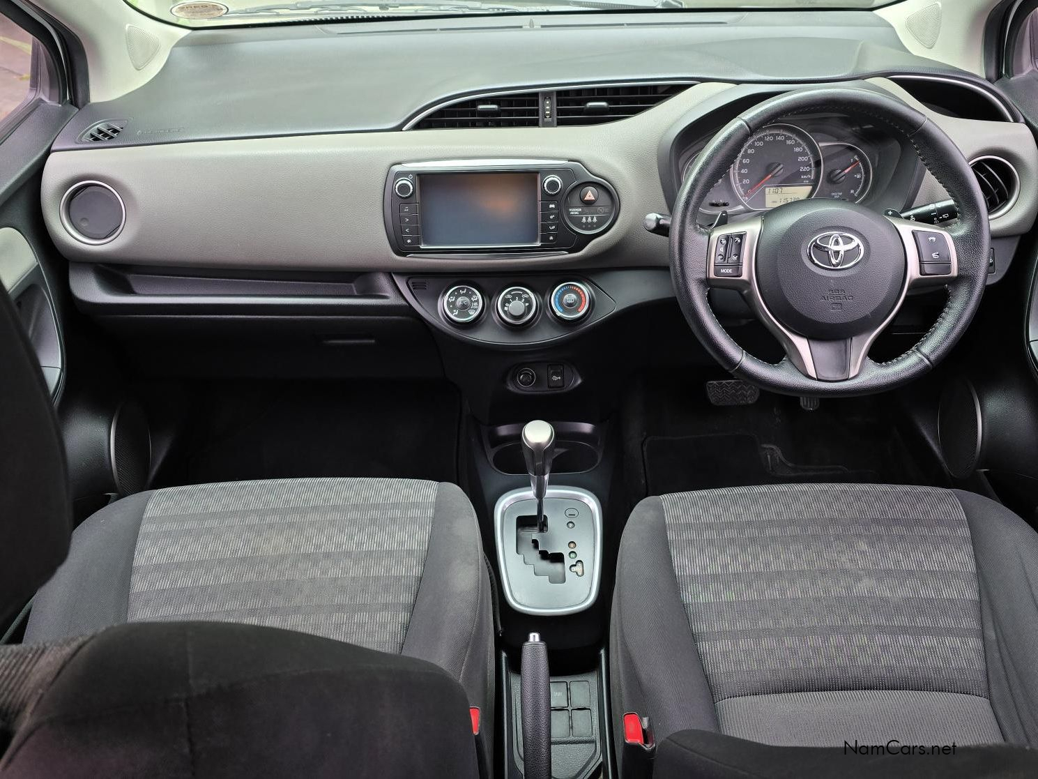 2016 Toyota Yaris photo 5