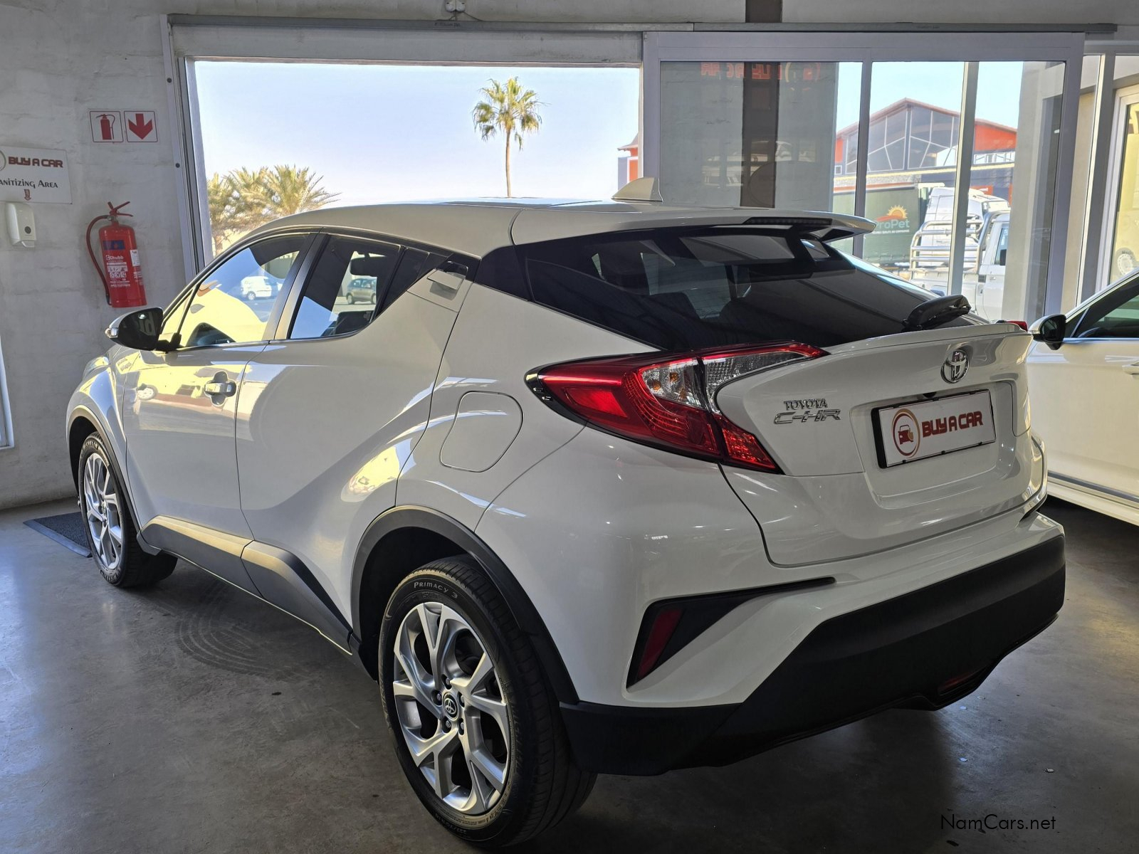 2022 Toyota C-HR photo 4