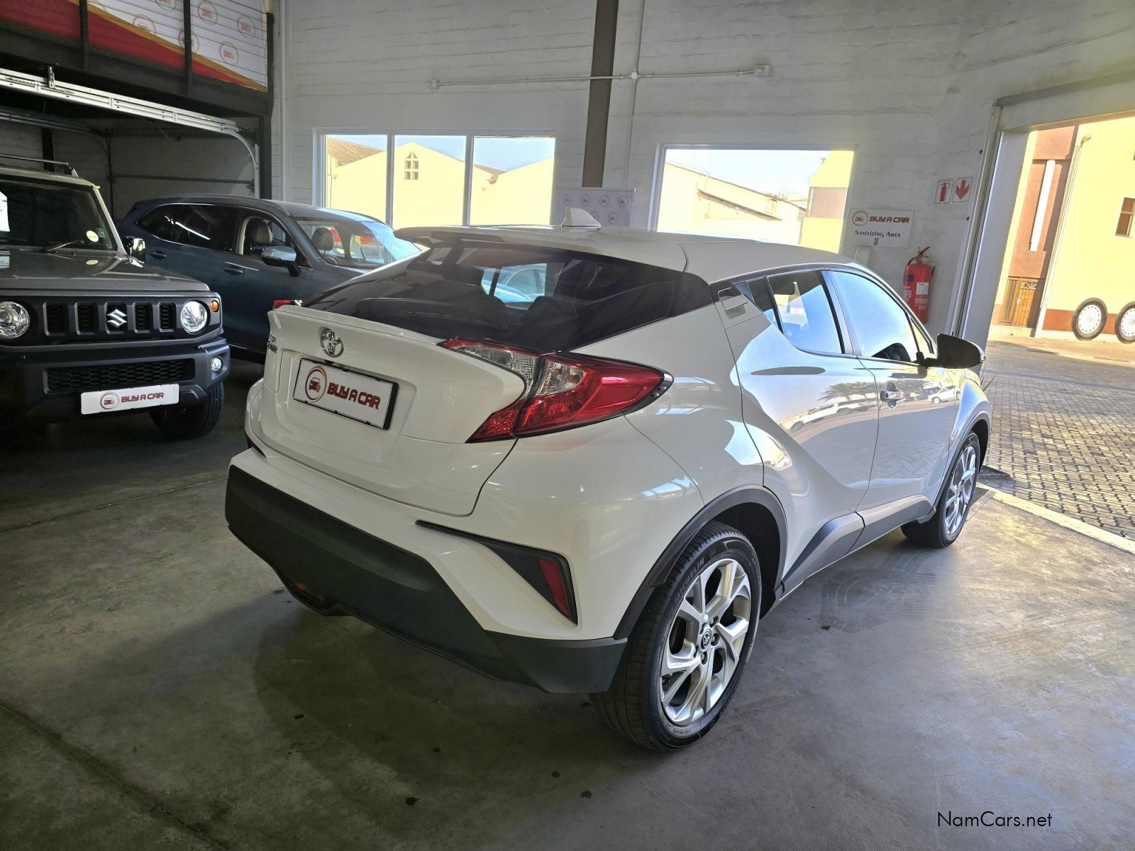 2022 Toyota C-HR photo 6