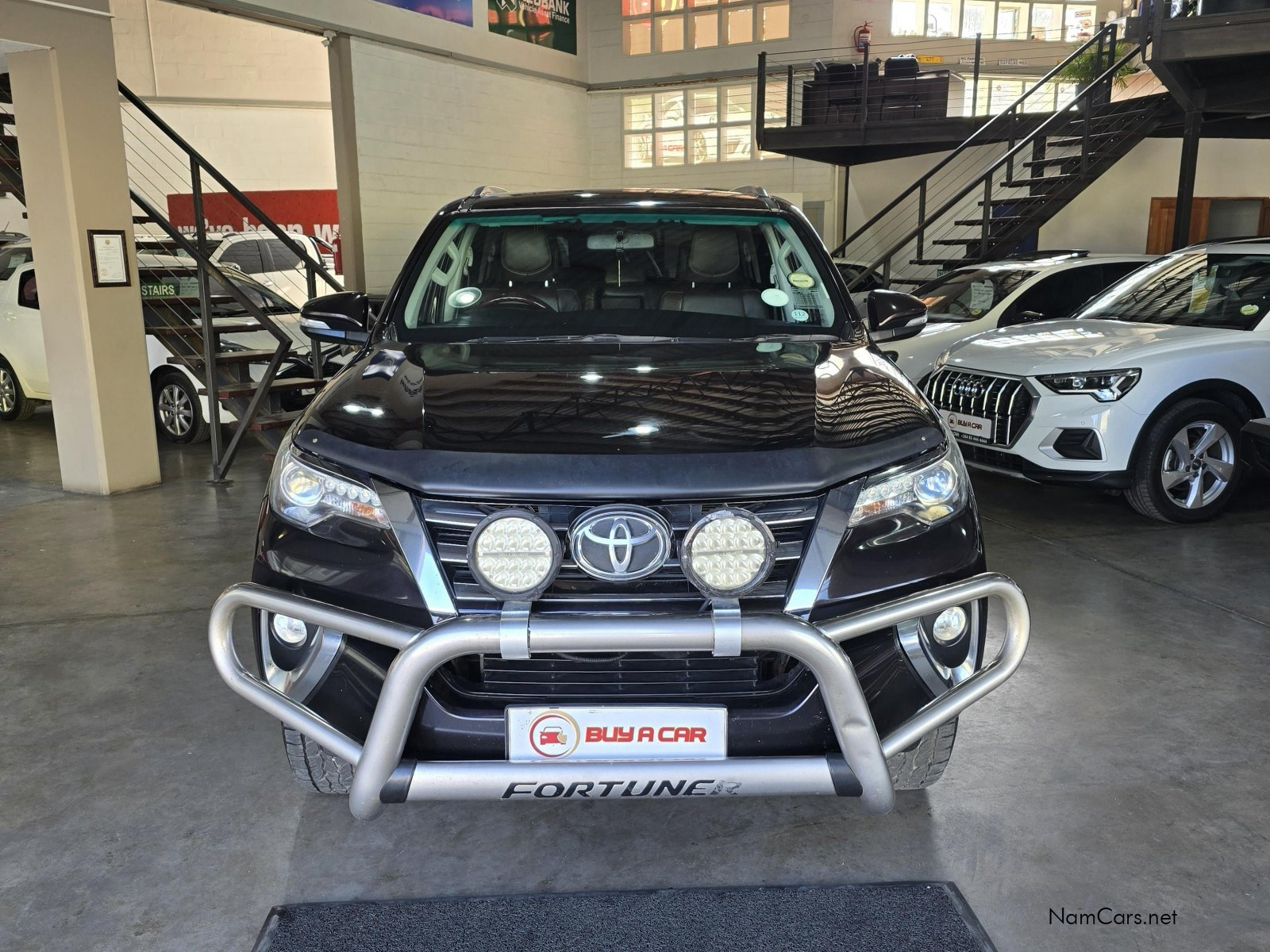 2016 Toyota Fortuner photo 2