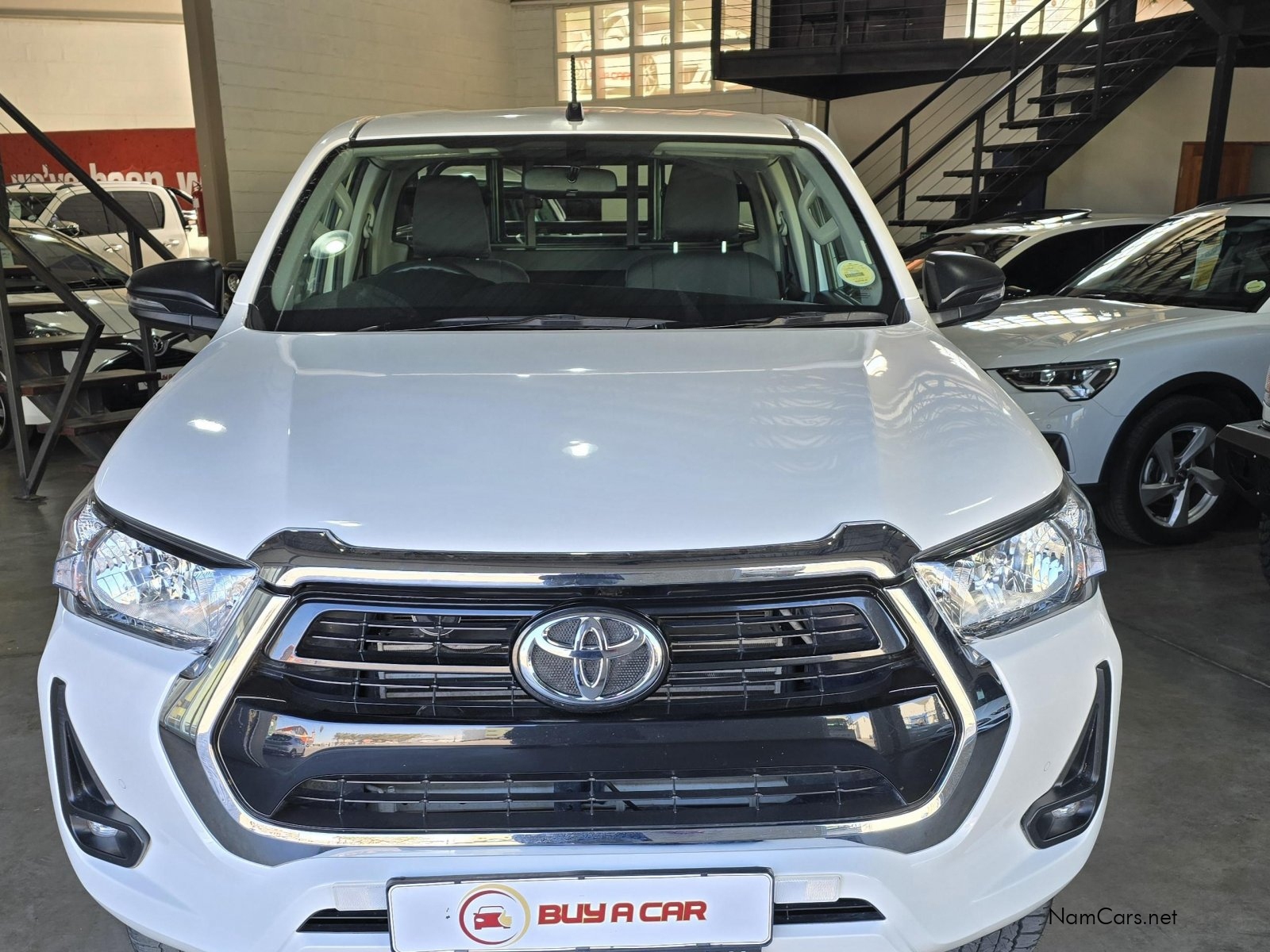 2024 Toyota Hilux photo 2